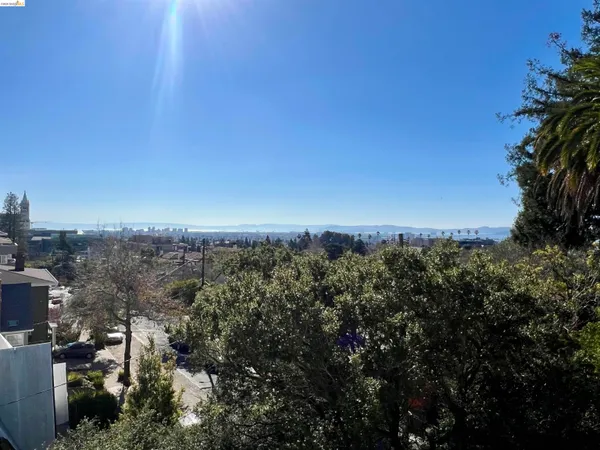 $949,000 | 2600 Hilgard Avenue, Berkeley, CA 94709