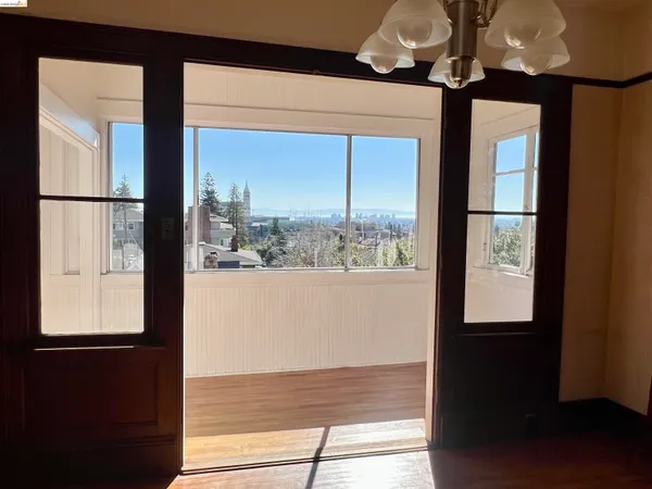 $949,000 | 2600 Hilgard Avenue, Berkeley, CA 94709