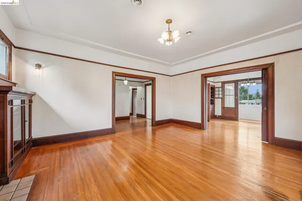 $949,000 | 2600 Hilgard Avenue, Berkeley, CA 94709