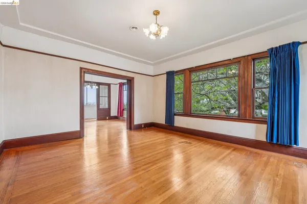 $949,000 | 2600 Hilgard Avenue, Berkeley, CA 94709