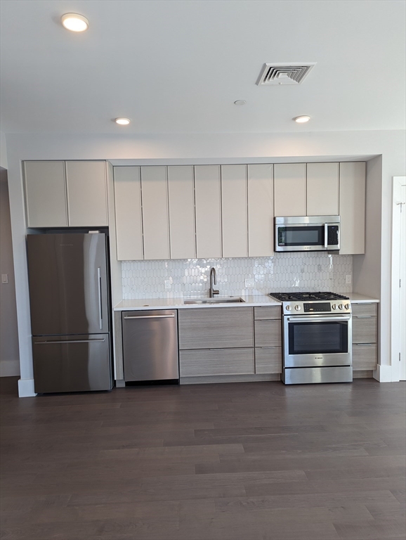 3193 Washington Street, Unit 407 Boston, MA 02130 - Photo 3 of 10