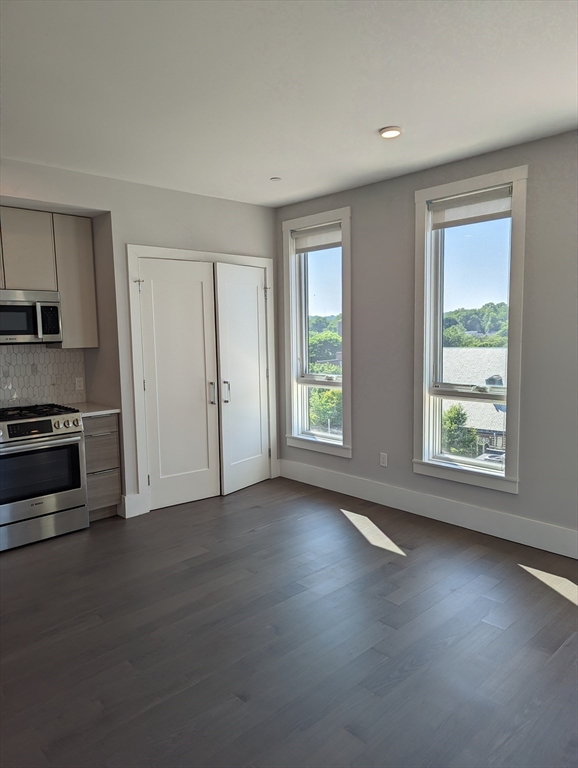 3193 Washington Street, Unit 407 Boston, MA 02130 - Photo 4 of 10