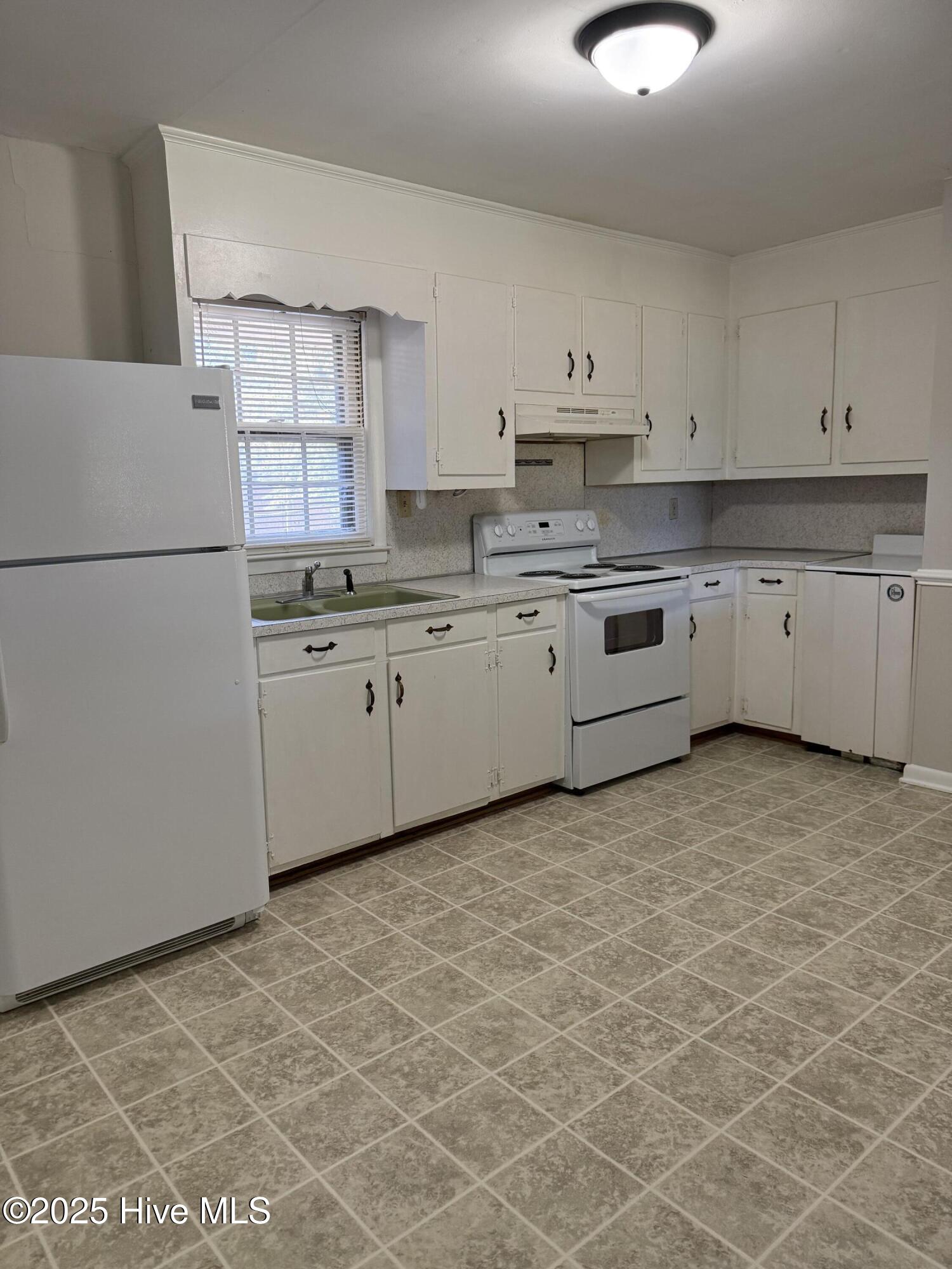 4358 Eastern Pines Road, Unit 25 Greenville, NC 27858 - Photo 3 of 7 Kitchen