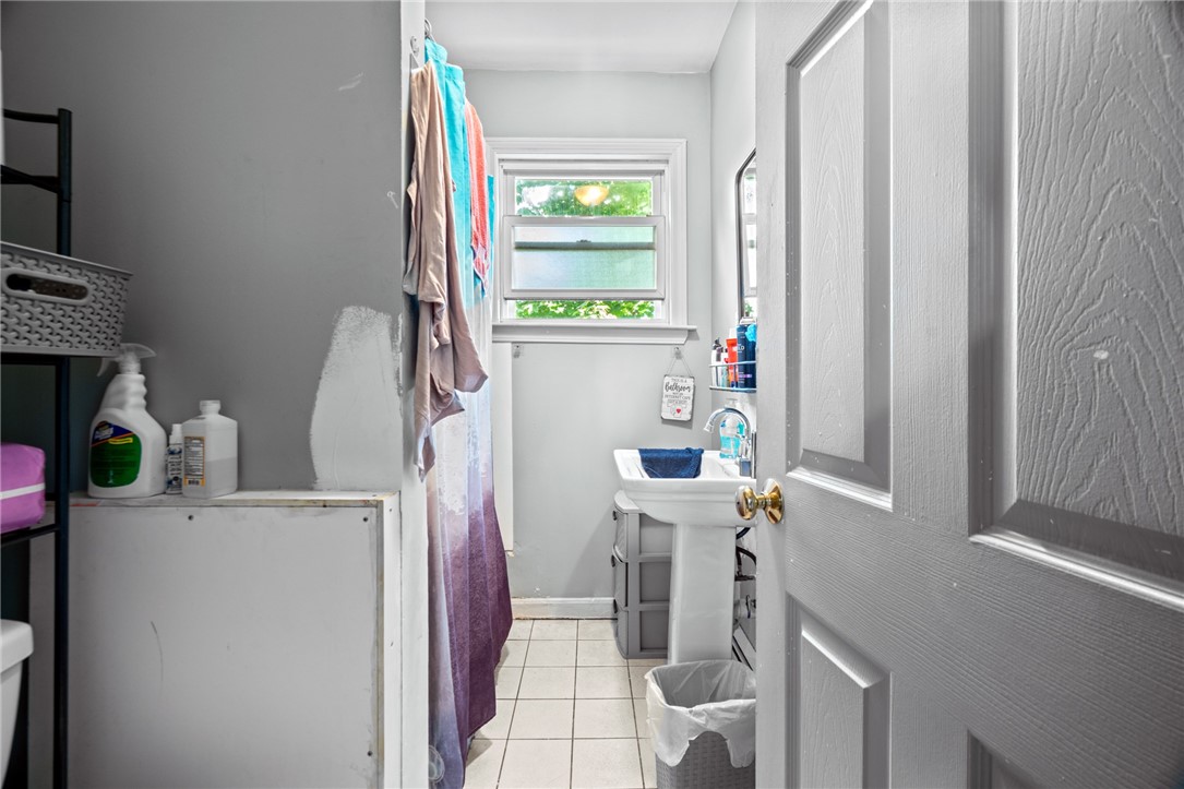 51 Johnson Street Pawtucket, RI 02860 - Photo 12 of 46