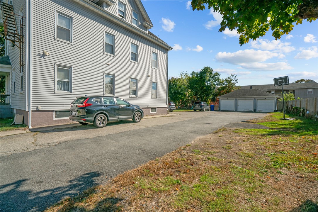 51 Johnson Street Pawtucket, RI 02860 - Photo 5 of 46