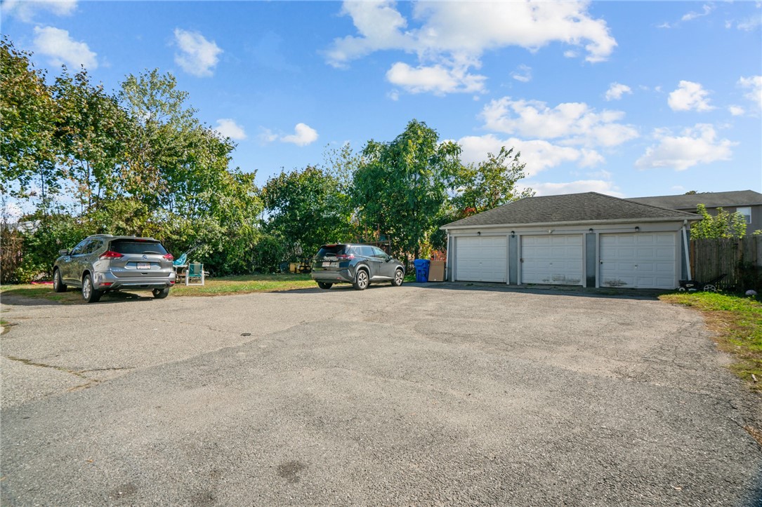 51 Johnson Street Pawtucket, RI 02860 - Photo 7 of 46