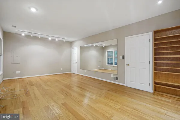 $4,700 | 8544 Westown Way, Vienna, VA 22182