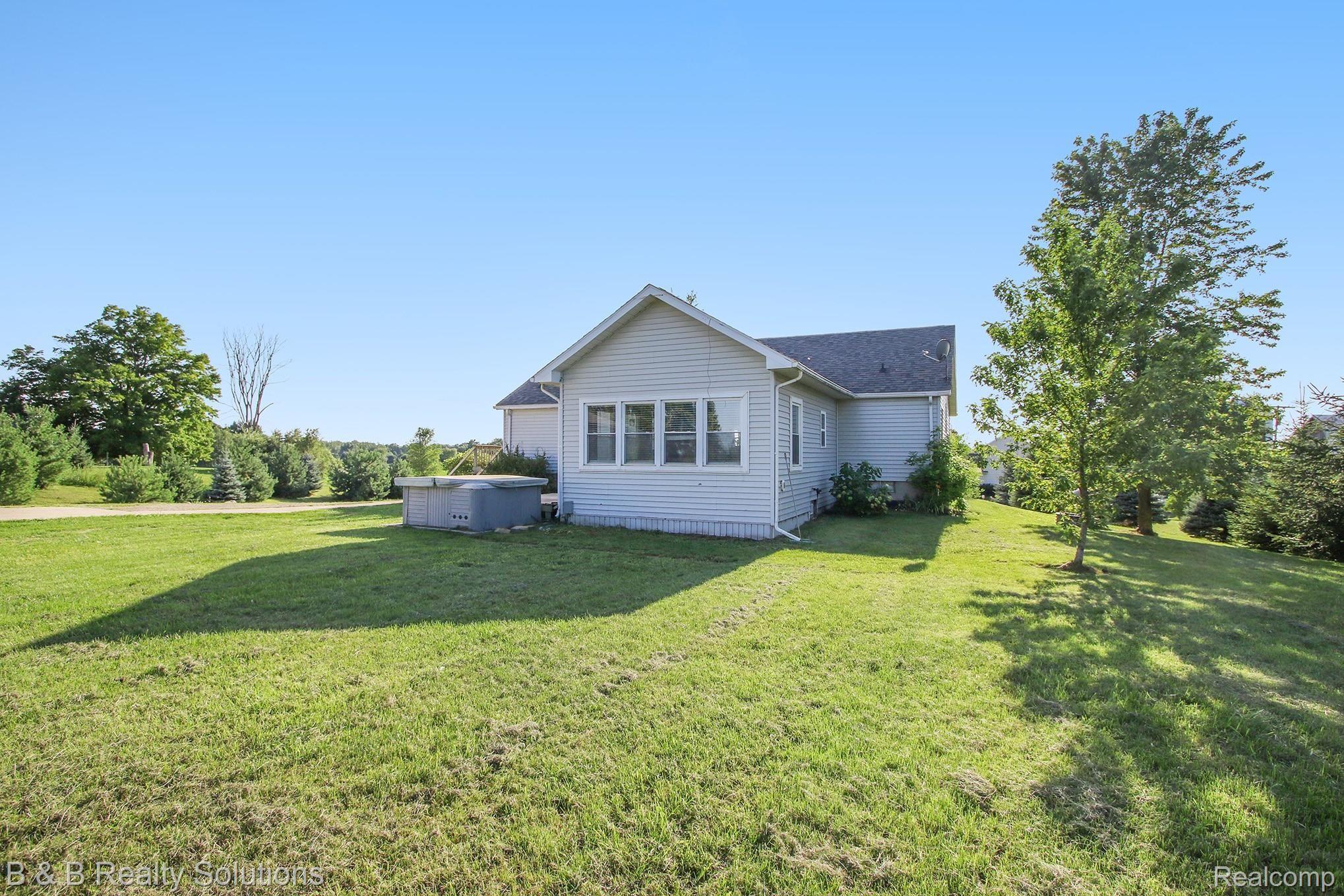 4874 Jones Road North Branch, MI 48461 - Photo 8 of 26 08 Exterior.jpg