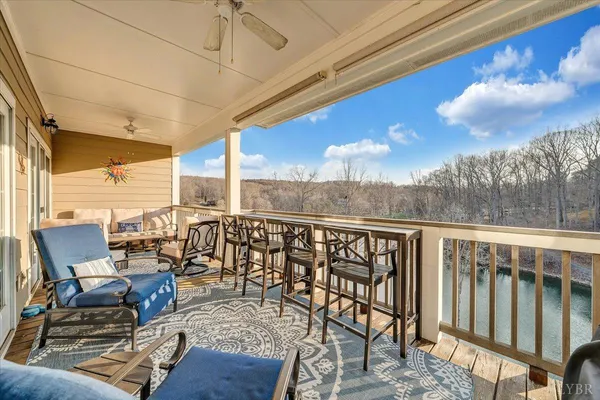 $548,000 | 300 South Pointe Shore Drive, Unit 411, Moneta, VA 24121