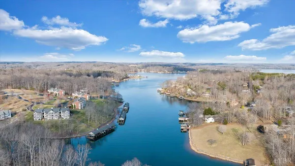 $548,000 | 300 South Pointe Shore Drive, Unit 411, Moneta, VA 24121