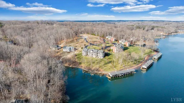 $548,000 | 300 South Pointe Shore Drive, Unit 411, Moneta, VA 24121