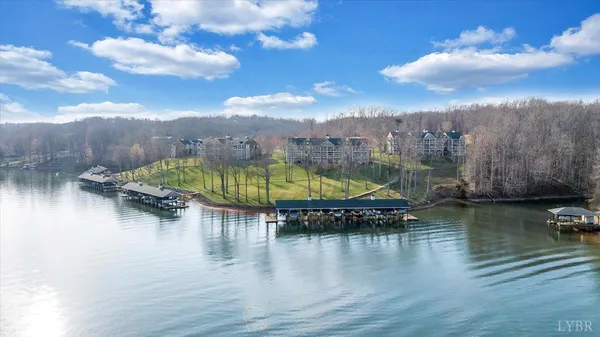 $548,000 | 300 South Pointe Shore Drive, Unit 411, Moneta, VA 24121