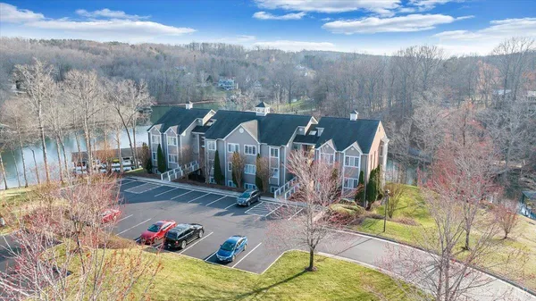 $548,000 | 300 South Pointe Shore Drive, Unit 411, Moneta, VA 24121