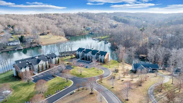 $548,000 | 300 South Pointe Shore Drive, Unit 411, Moneta, VA 24121