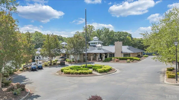 $548,000 | 300 South Pointe Shore Drive, Unit 411, Moneta, VA 24121