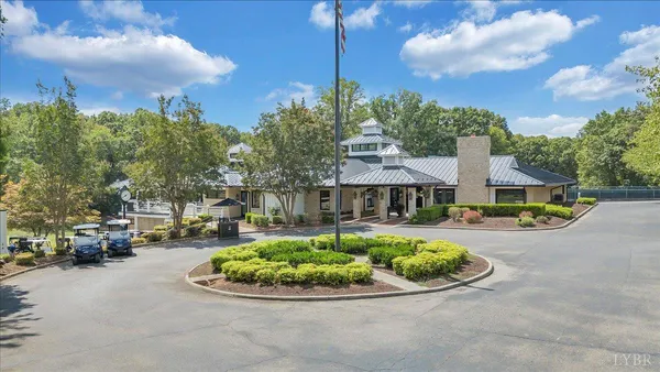 $548,000 | 300 South Pointe Shore Drive, Unit 411, Moneta, VA 24121
