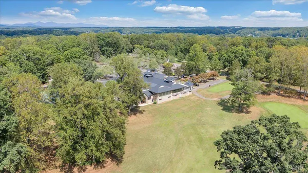 $548,000 | 300 South Pointe Shore Drive, Unit 411, Moneta, VA 24121