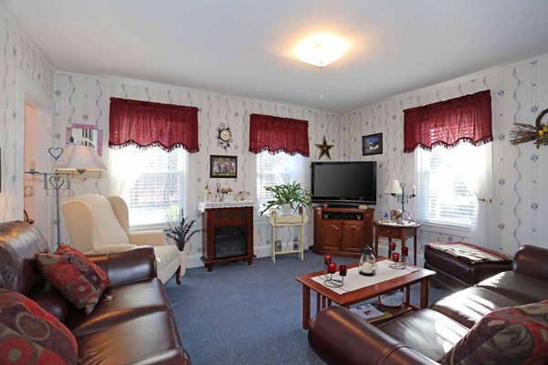 223 Parkerville Road Southborough, MA 01772 - Photo 10 of 19