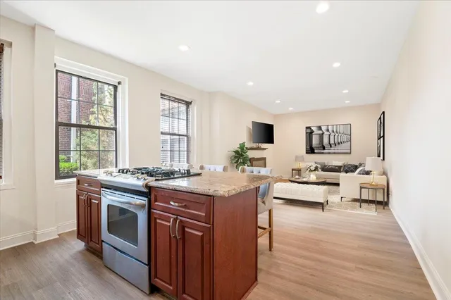 $359,000 | 819 Broadway, Unit 1G, Woodmere, NY 11598