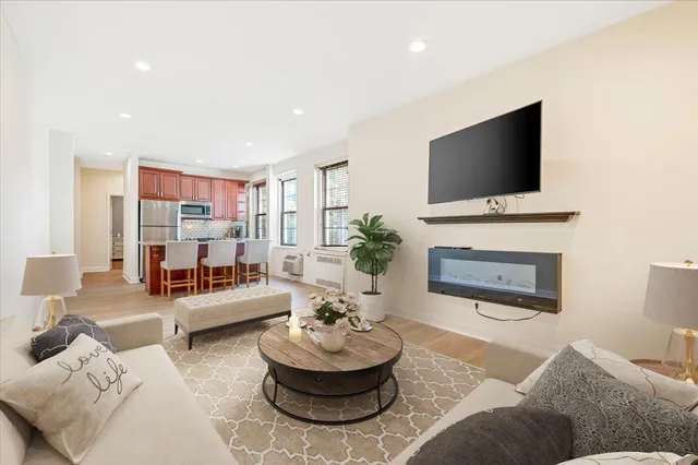 $359,000 | 819 Broadway, Unit 1G, Woodmere, NY 11598