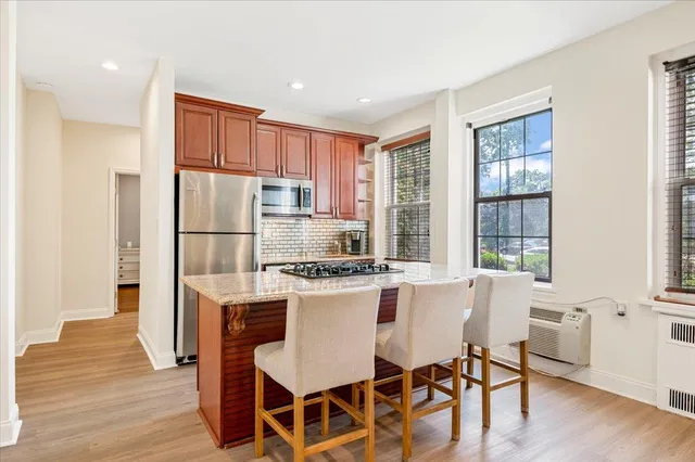 $359,000 | 819 Broadway, Unit 1G, Woodmere, NY 11598