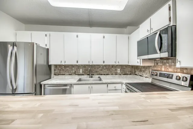 $2,795 | 1607 16th Lane, Palm Beach Gardens, FL 33418