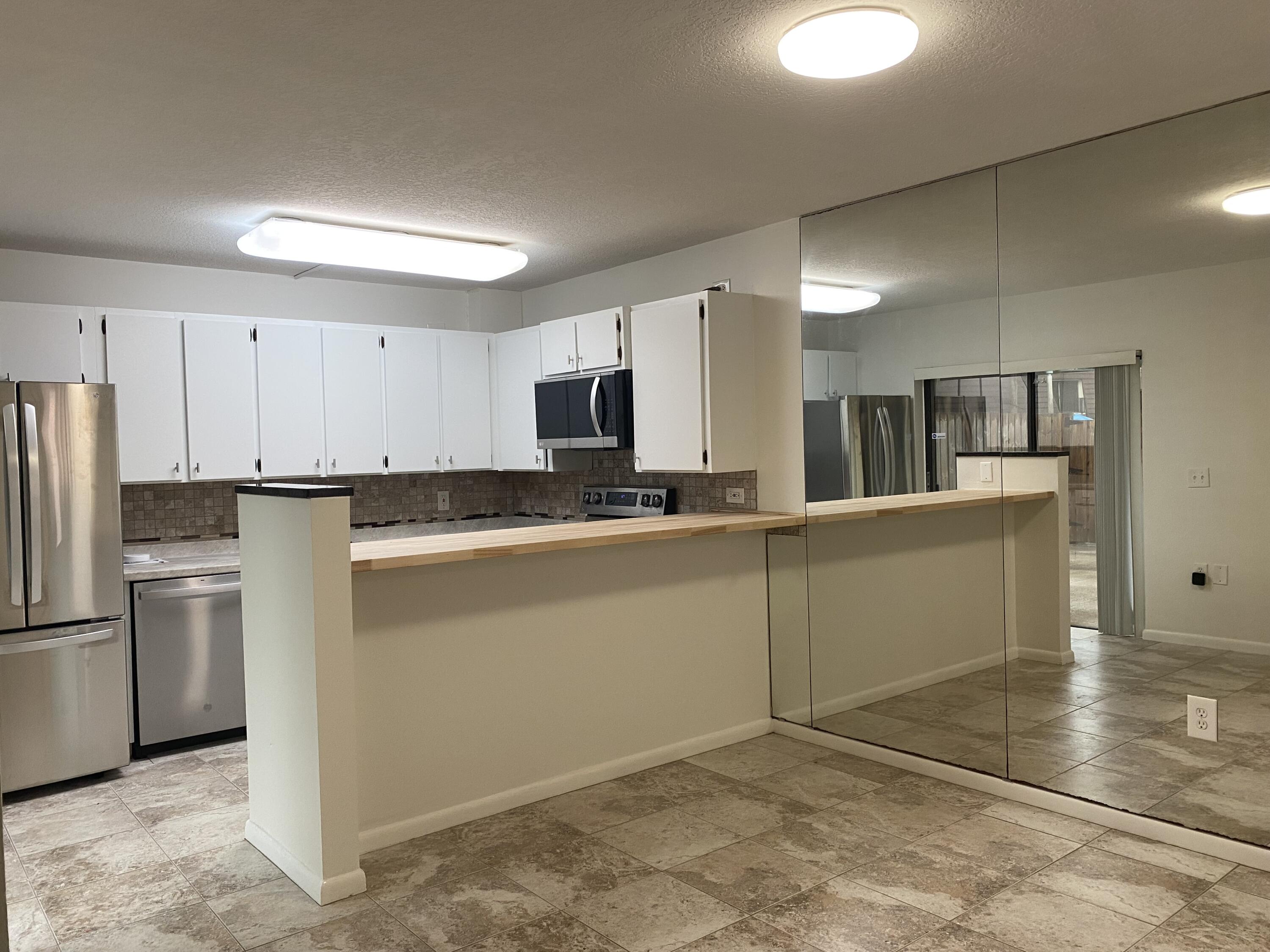 1607 16th Lane Palm Beach Gardens, FL 33418 - Photo 6 of 20 IMG_9135