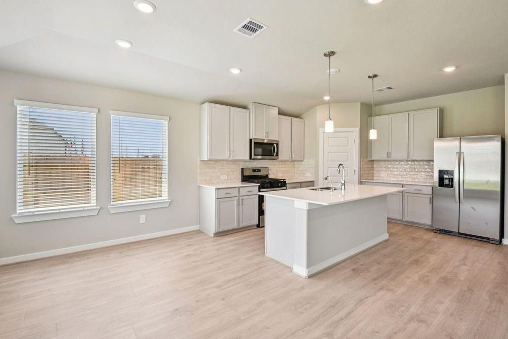 2131 Rawls Ranch Conroe, TX 77301 - Photo 9 of 40 Gallery Image 9