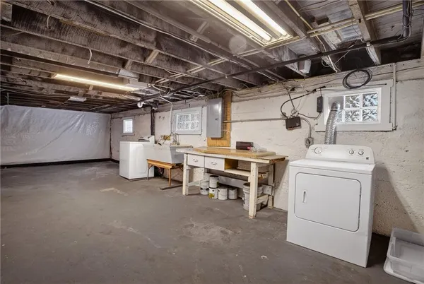 a view of a storage & utility room