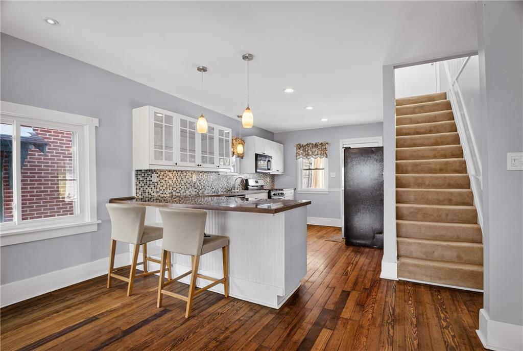 613 Doolittle Avenue Carnegie, PA 15106 - Photo 6 of 47