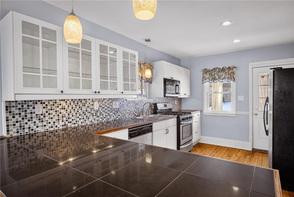 613 Doolittle Avenue Carnegie, PA 15106 - Photo 10 of 47