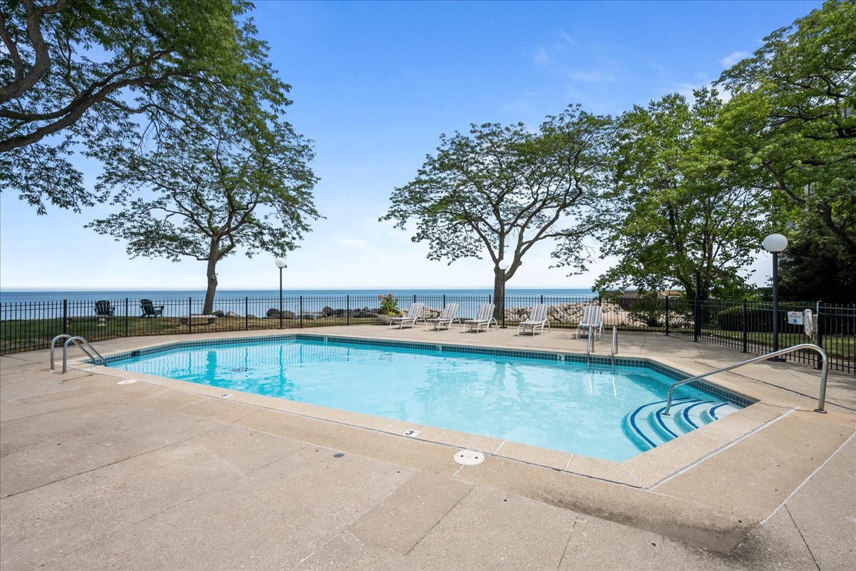 1500 Sheridan Road, Unit 3I Wilmette, IL 60091 - Photo 32 of 37 an outdoor space with swimming pool and lounge chair