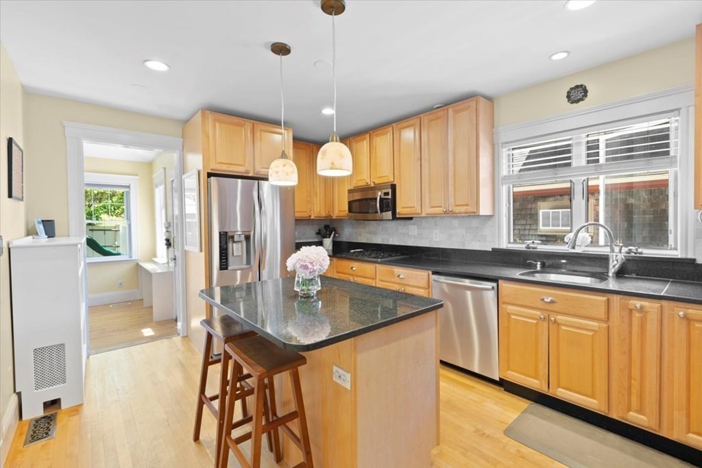 2 Homestead Road Marblehead, MA 01945 - Photo 4 of 32