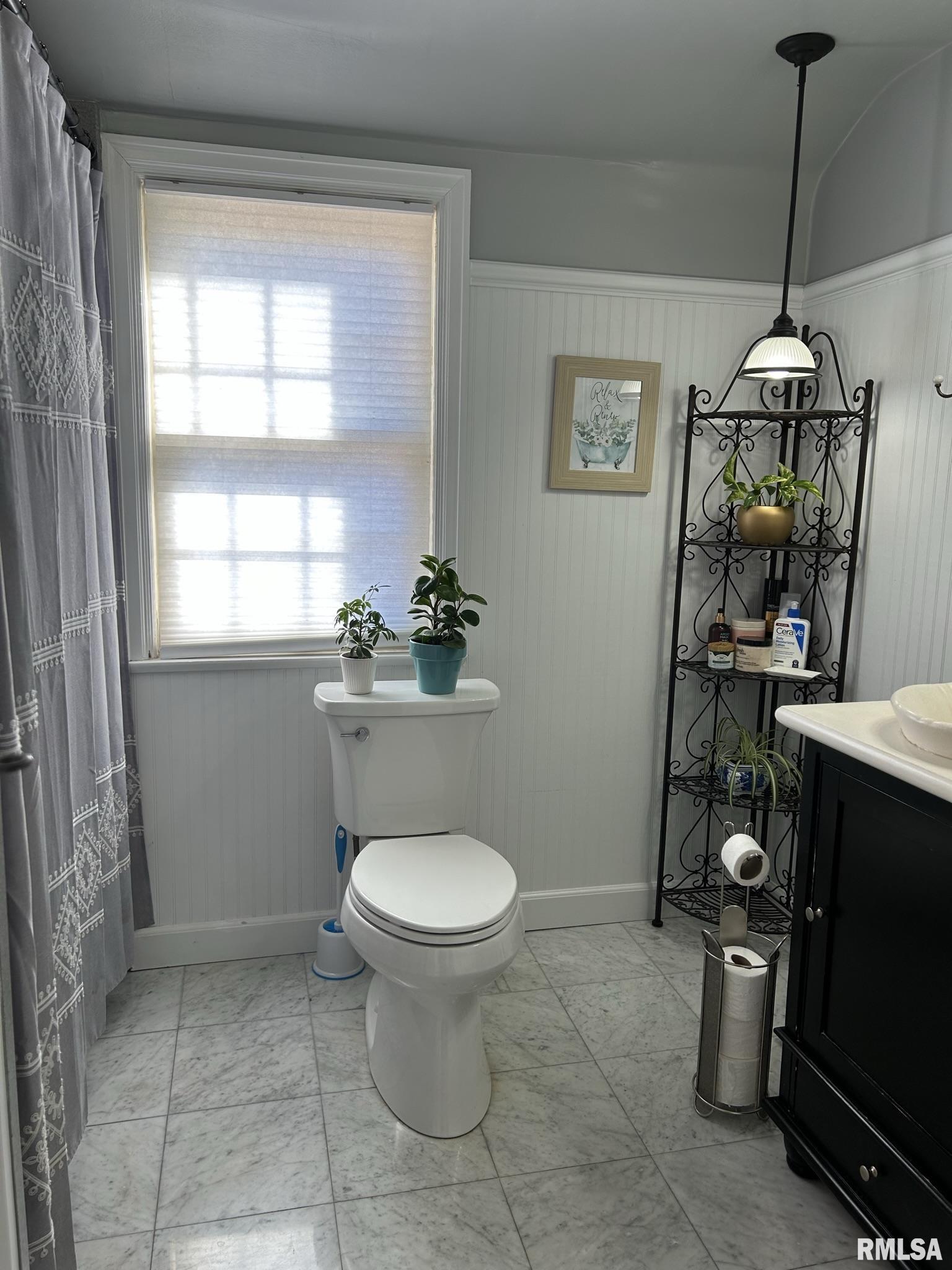 105 Woodlawn Road Quincy, IL 62301 - Photo 10 of 21 Gallery Image 10