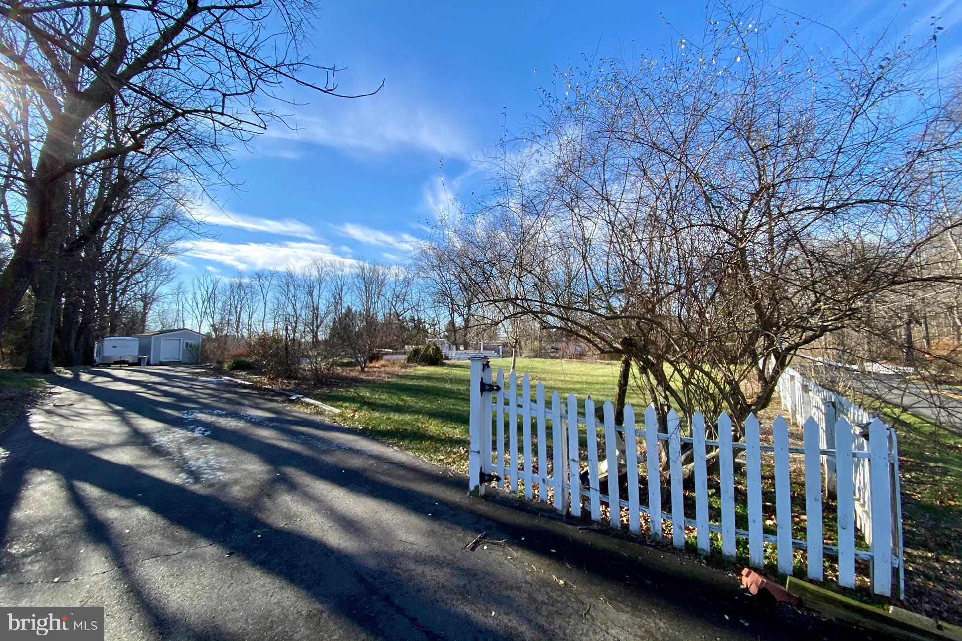74 Woosamonsa Road Pennington, NJ 08534 - Photo 2 of 21