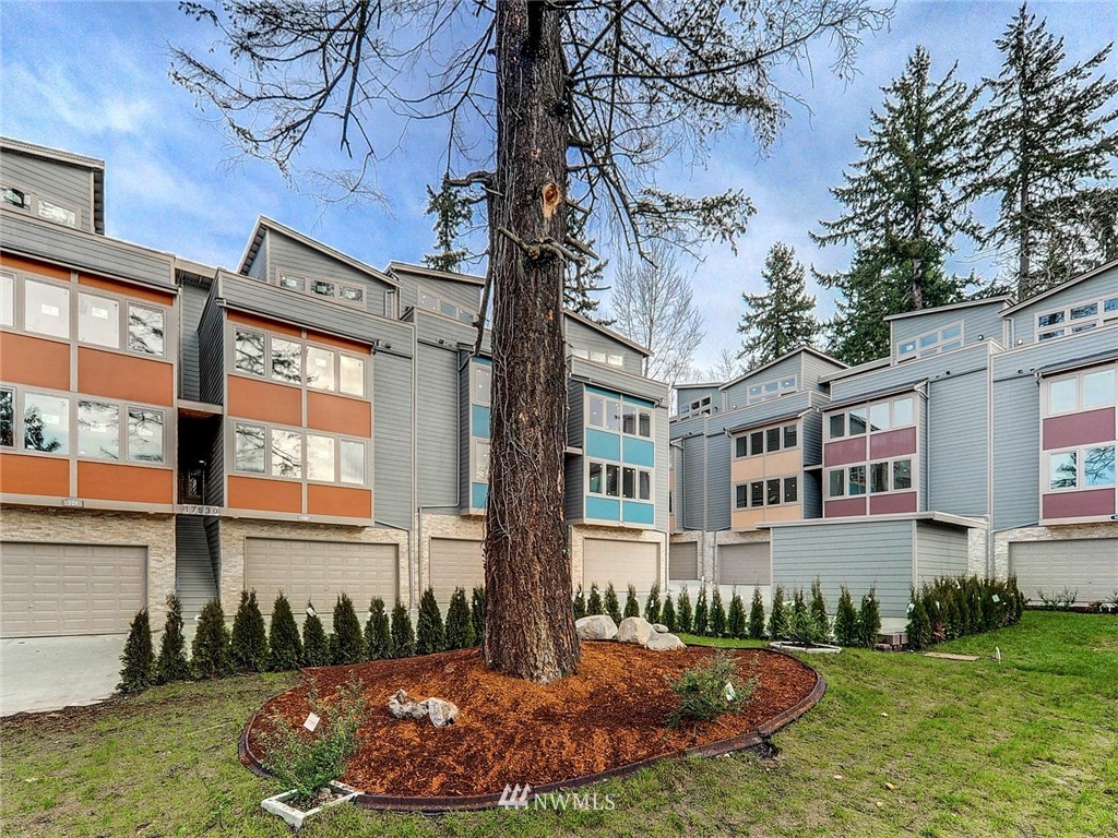 17530 83rd Place Northeast, Unit 101 Kenmore, WA 98028 - Photo 2 of 23
