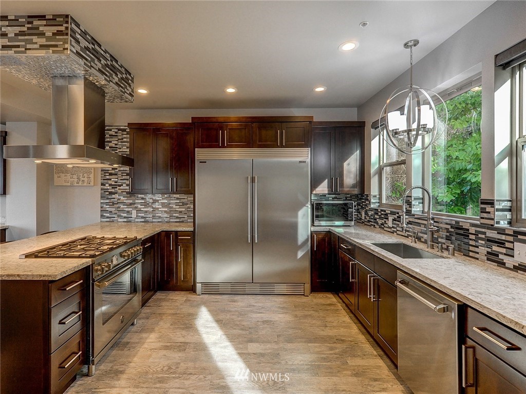 17530 83rd Place Northeast, Unit 101 Kenmore, WA 98028 - Photo 12 of 23