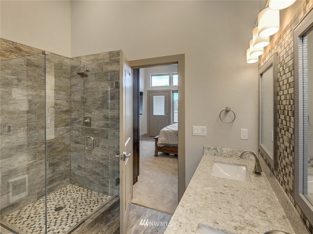 17530 83rd Place Northeast, Unit 101 Kenmore, WA 98028 - Photo 14 of 23