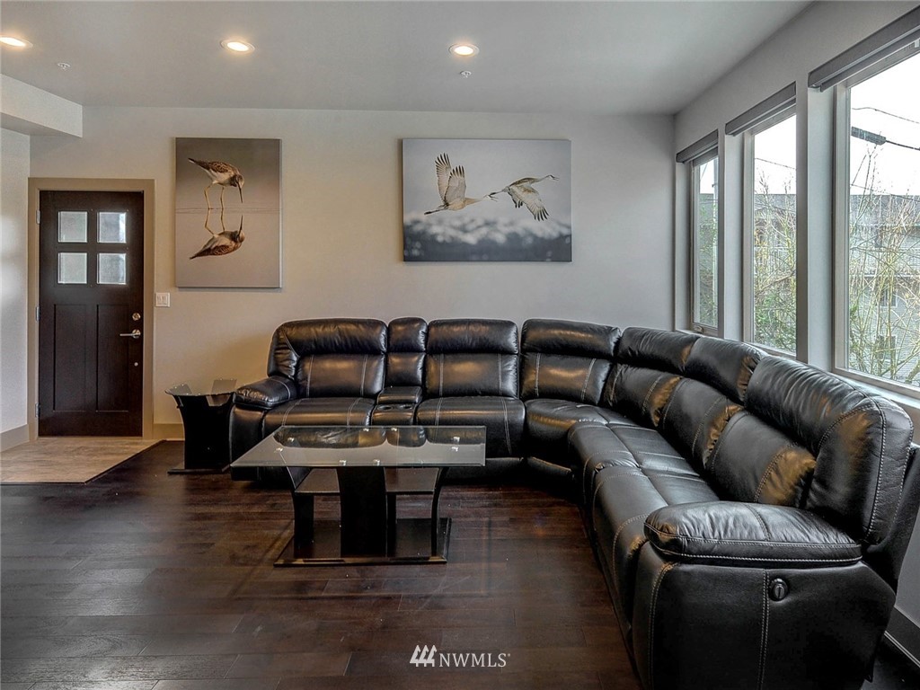 17530 83rd Place Northeast, Unit 101 Kenmore, WA 98028 - Photo 5 of 23