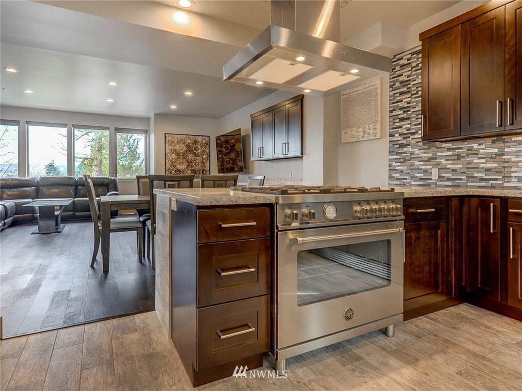 17530 83rd Place Northeast, Unit 101 Kenmore, WA 98028 - Photo 10 of 23