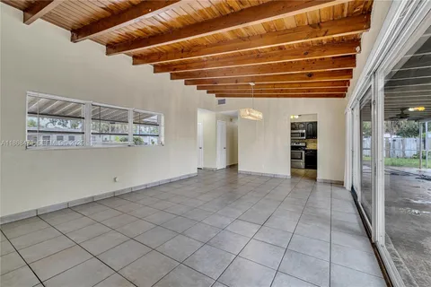 $750,000 | 650 Northeast 178th Street, Miami, FL 33162