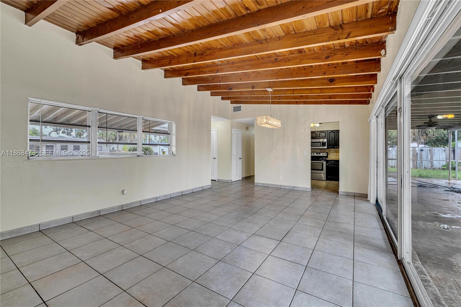 650 Northeast 178th Street Miami, FL 33162 - Photo 11 of 37