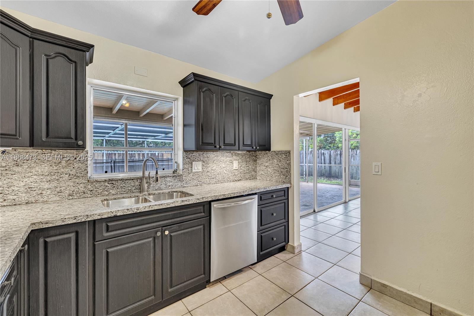 650 Northeast 178th Street Miami, FL 33162 - Photo 15 of 37