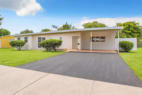 $750,000 | 650 Northeast 178th Street, Miami, FL 33162