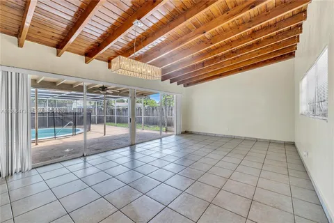 $750,000 | 650 Northeast 178th Street, Miami, FL 33162