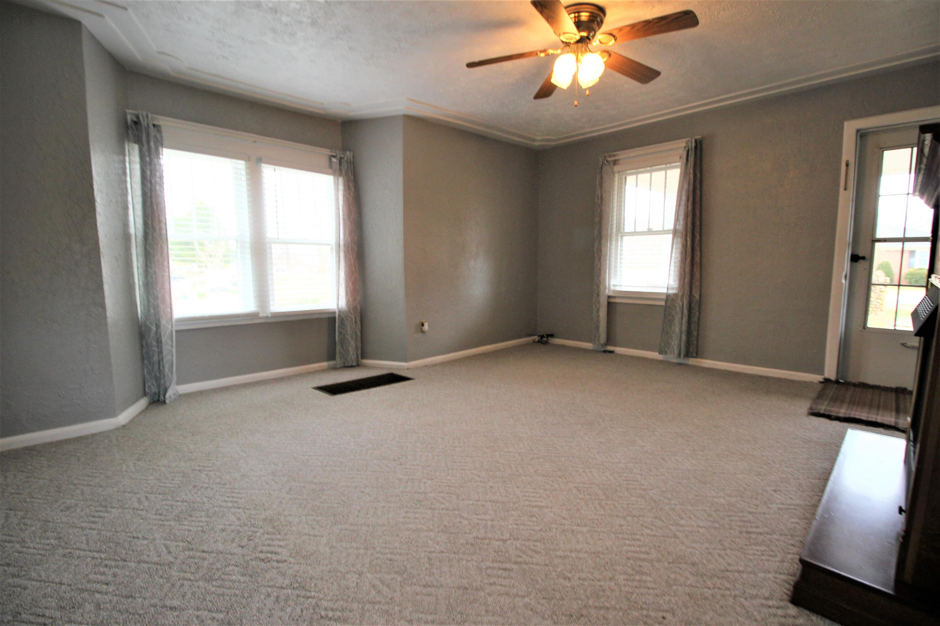 1225 Winston Road Irvine, KY 40336 - Photo 10 of 68 Living Room