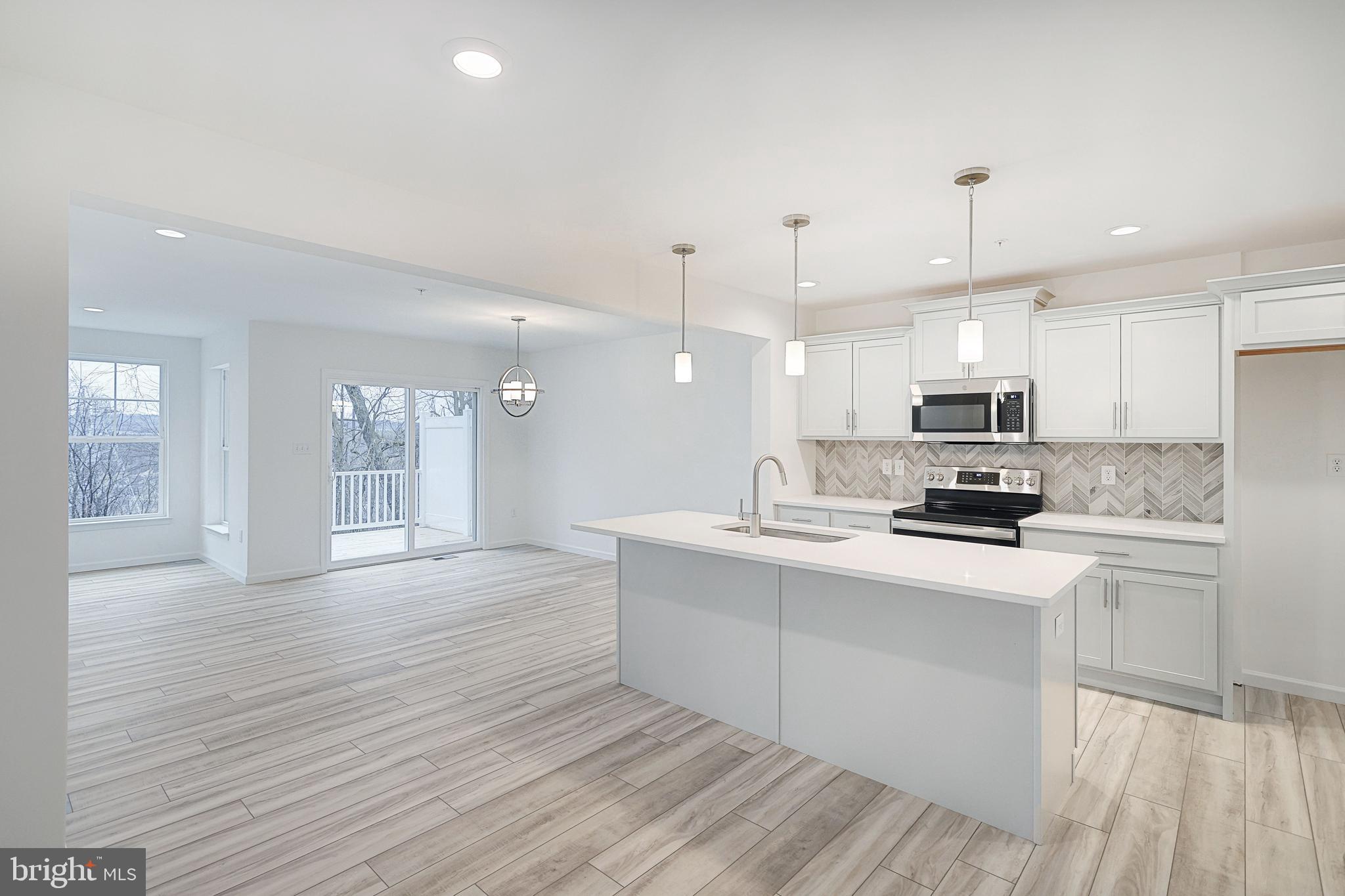 547 Jefferson Street, Unit 4 Bridgeport, PA 19405 - Photo 4 of 16 Gallery Image 4