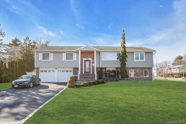 $1,199,000 | 108 Hayrick Lane, Commack, NY 11725
