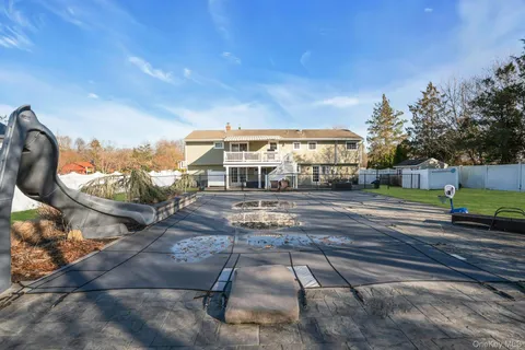 $1,199,000 | 108 Hayrick Lane, Commack, NY 11725