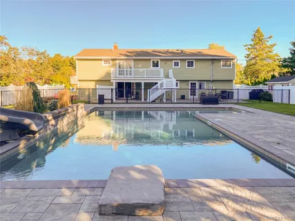 $1,199,000 | 108 Hayrick Lane, Commack, NY 11725